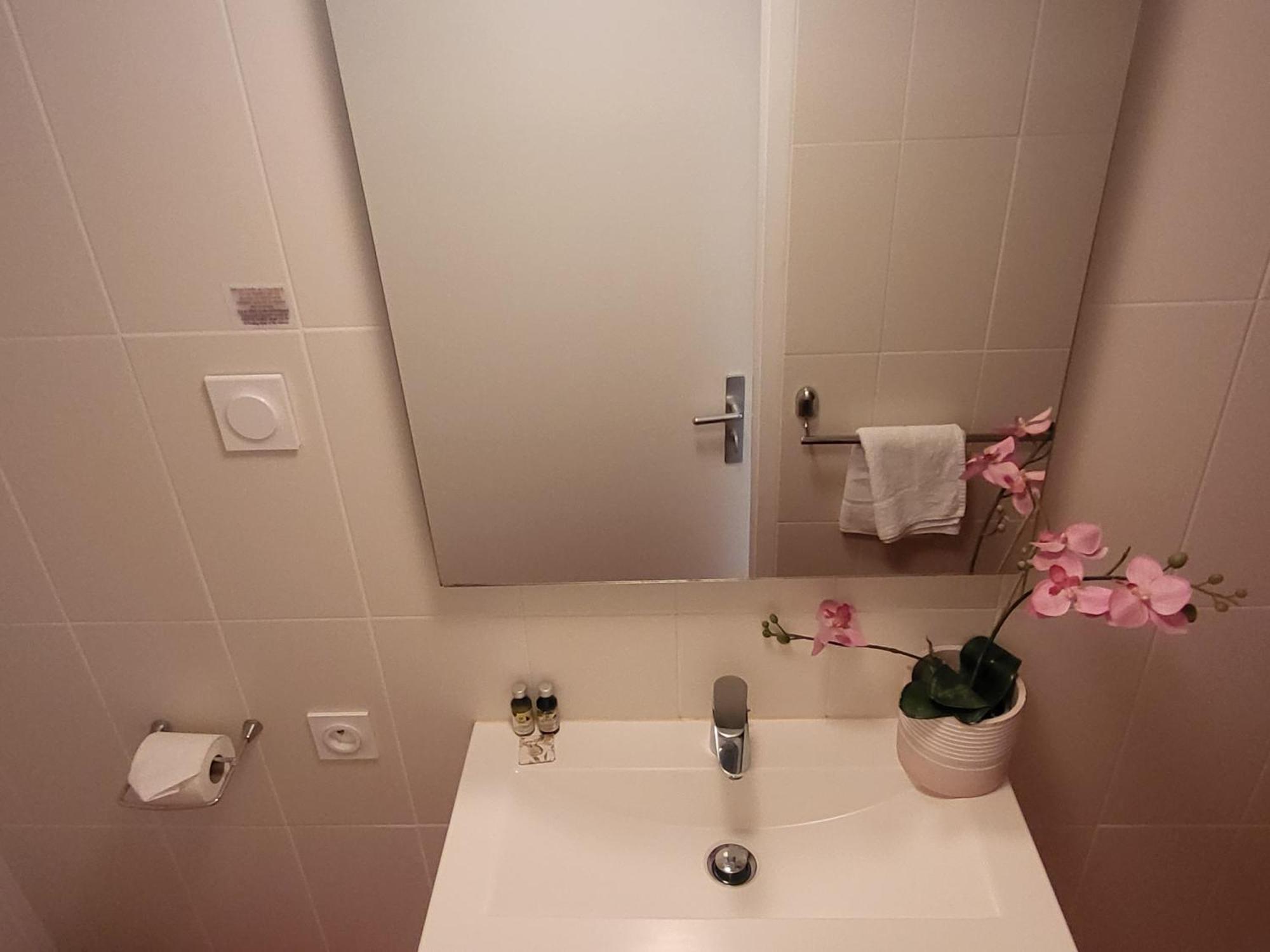 Hotel Ty Ru 贝隆河畔日克 外观 照片